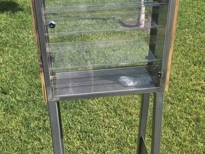 Gerber Display Case Knife/Merchandise Countertop Showroom Retail Store Display with Stand