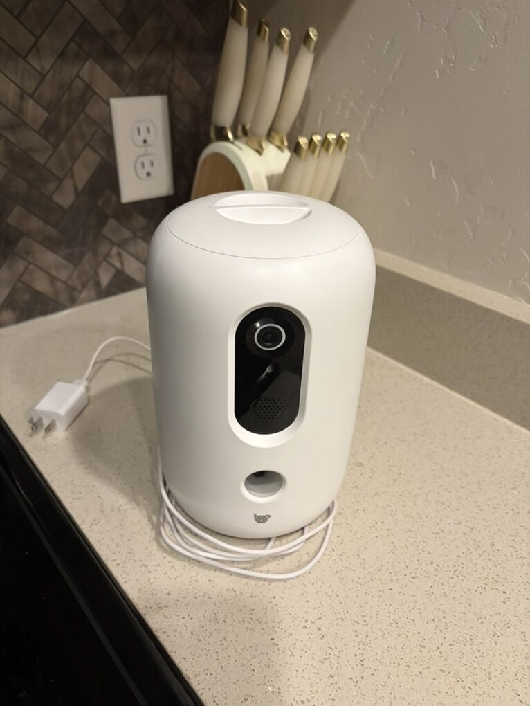 Instachew Infinity - Dog Camera