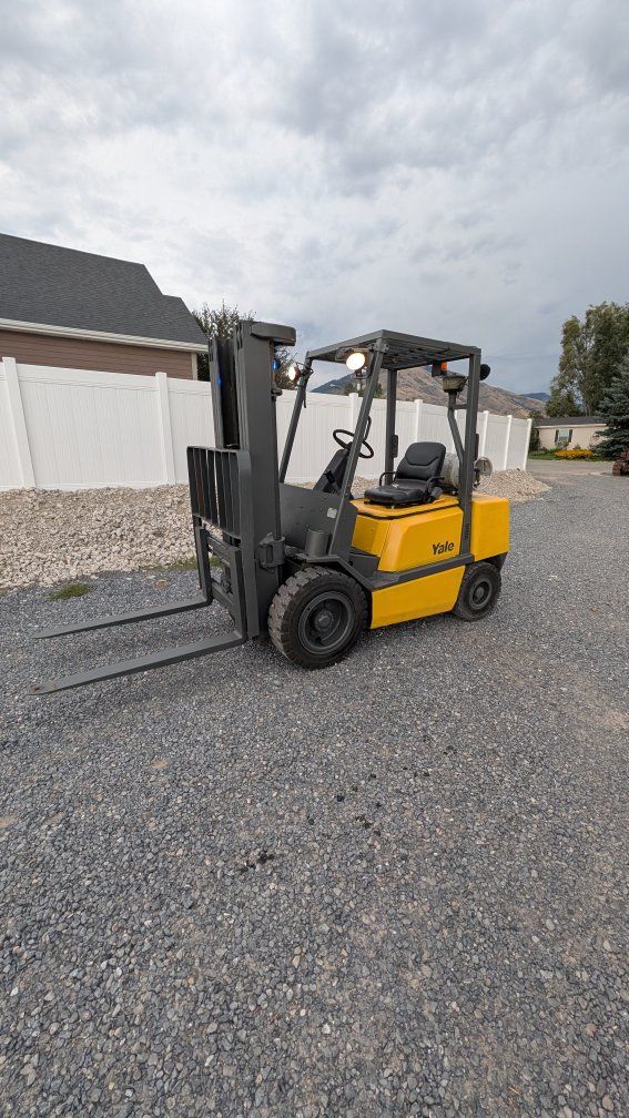 Yale GLP060 Propane Forklift - 6,000 lb Capacity pneumatic tire