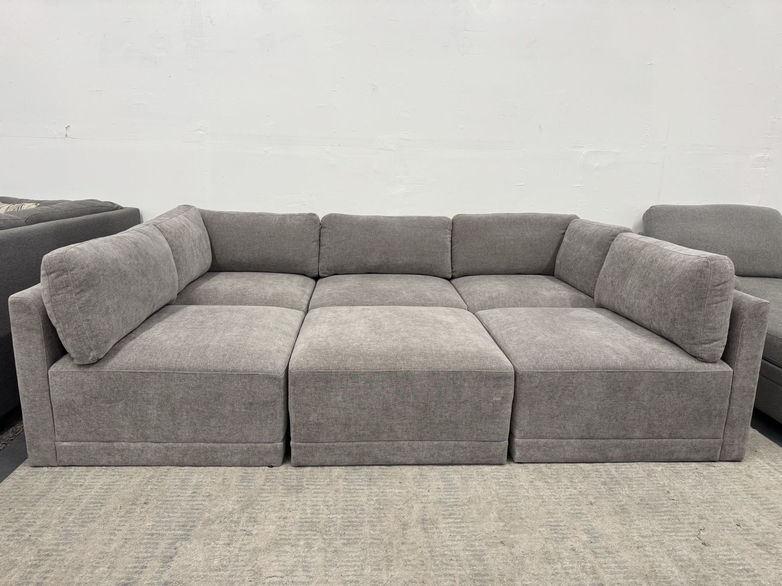 GRAY COSTCO MODULAR SECTIONAL SOFA COUCH & OTTOMAN