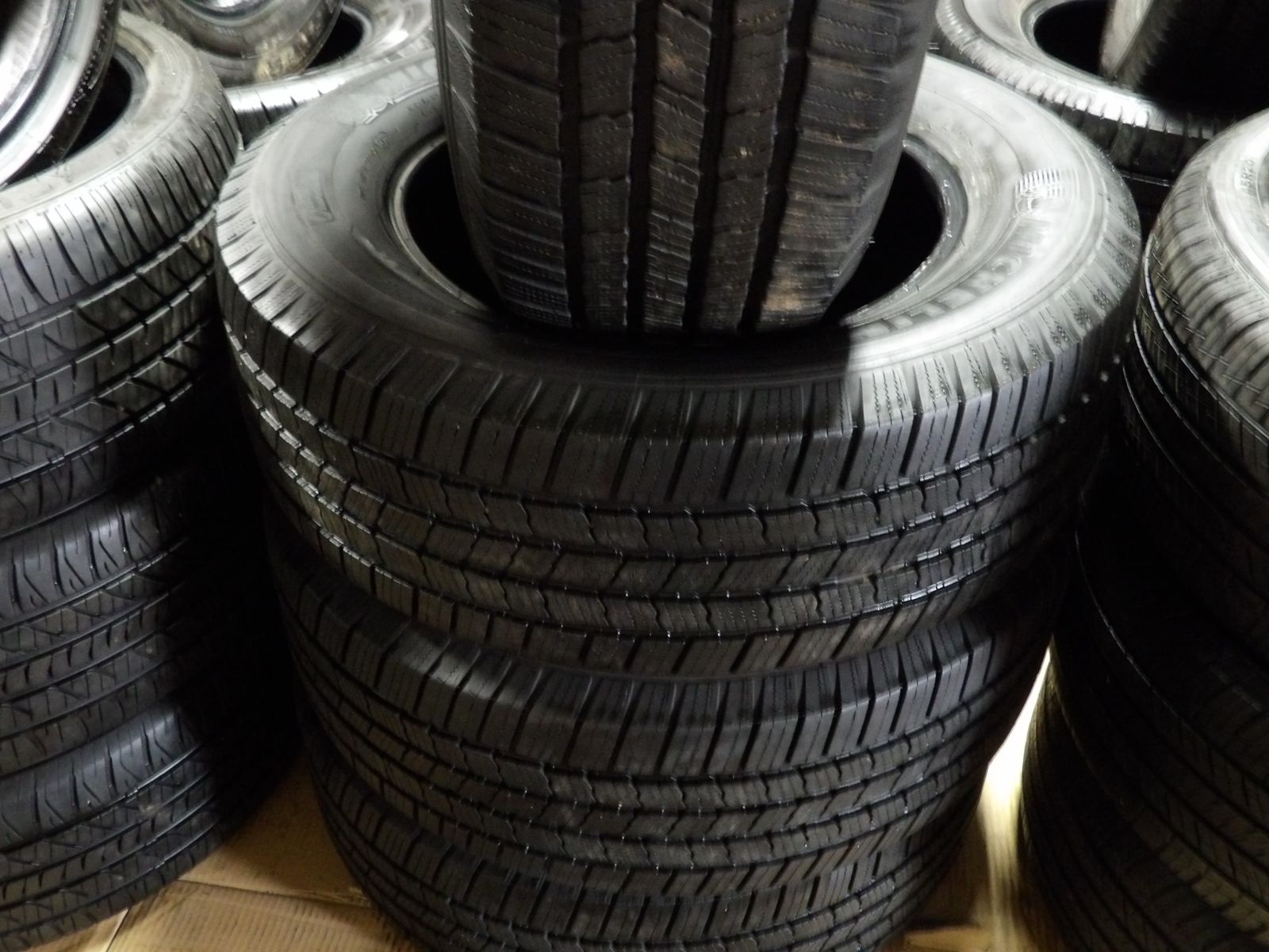 265/60R18 MICHELIN DEFENDER LTX M/S SET OF USED TIRES