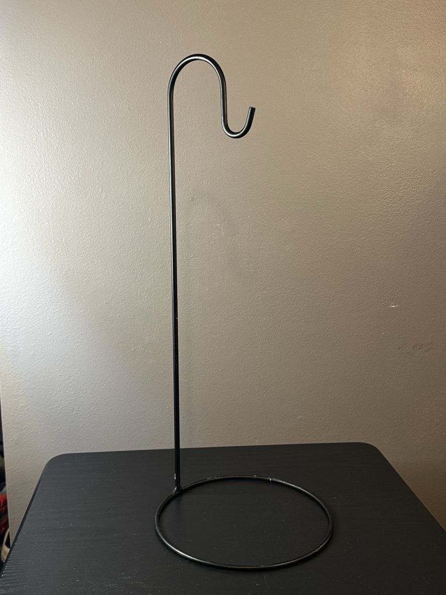 20-Inch Black Metal Display Stand