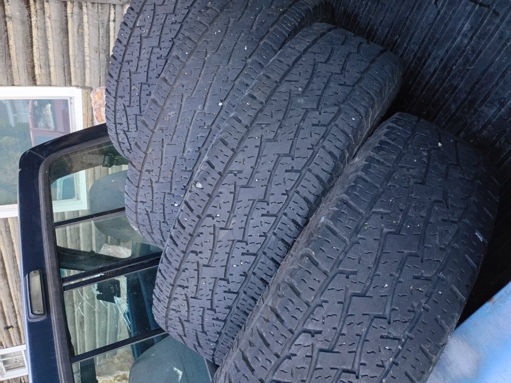 (4)Nexen LT235/80R17 dually tires Load E