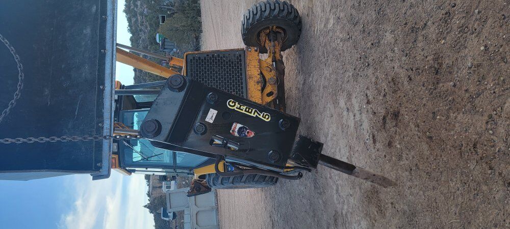 Hydraulic jackhammer