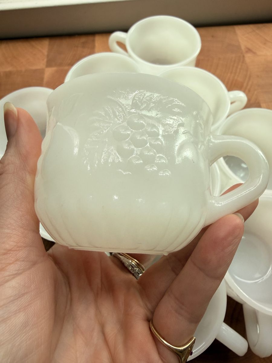 Jeanette Glass Harvest Milk Glass Set Of 10