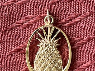 14K Yellow Gold Pineapple Pendant 5g Vintage 1999 GE Capital Hawaii Award Charm