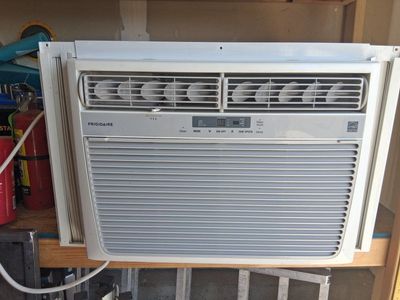 Frigidaire 15,100 BTU Window Air Conditioner Unit FFRE15L3S1 White