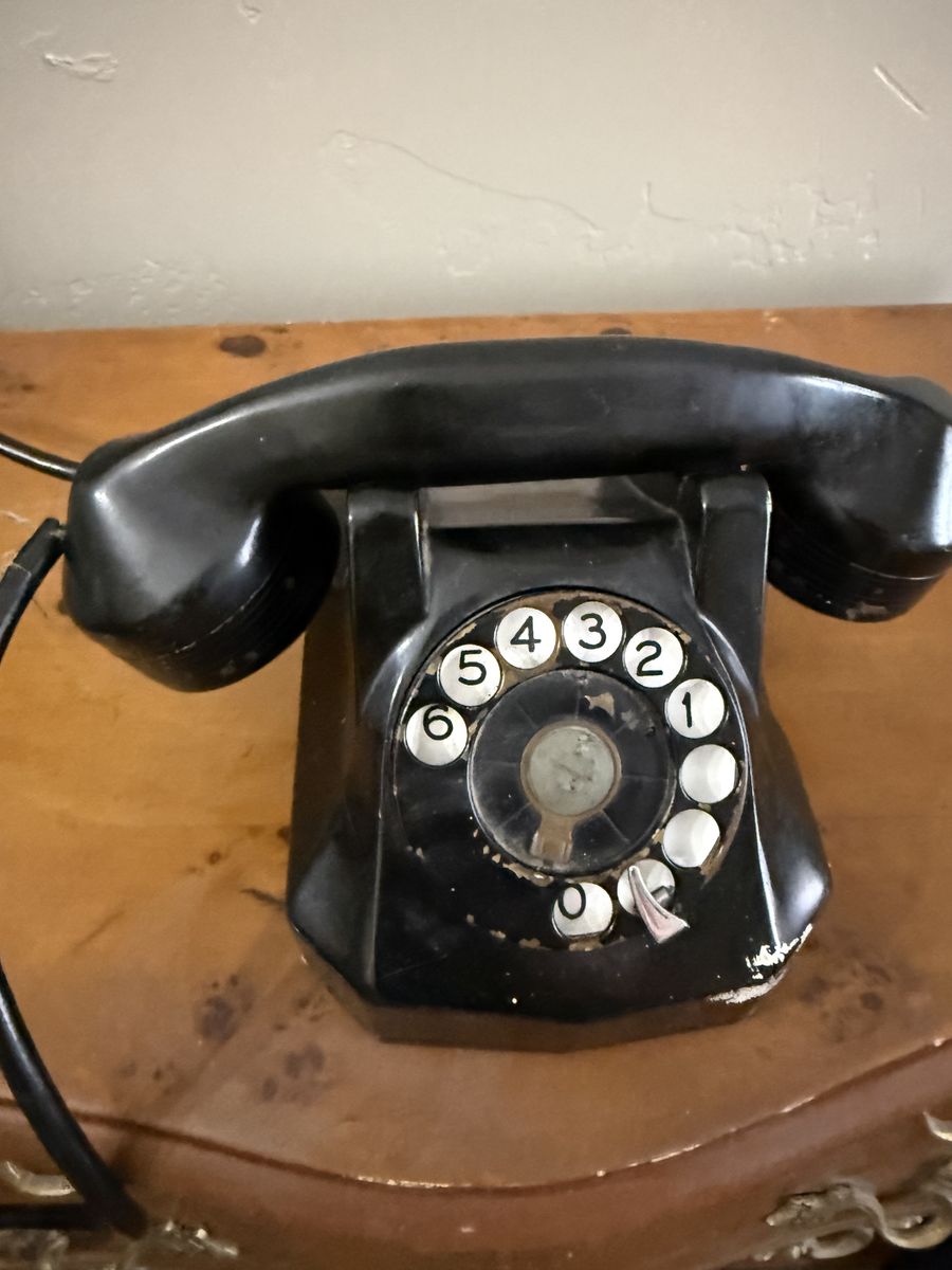 Vintage Black Phone 