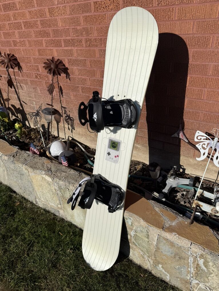Snowboard & Bindings  158 CM