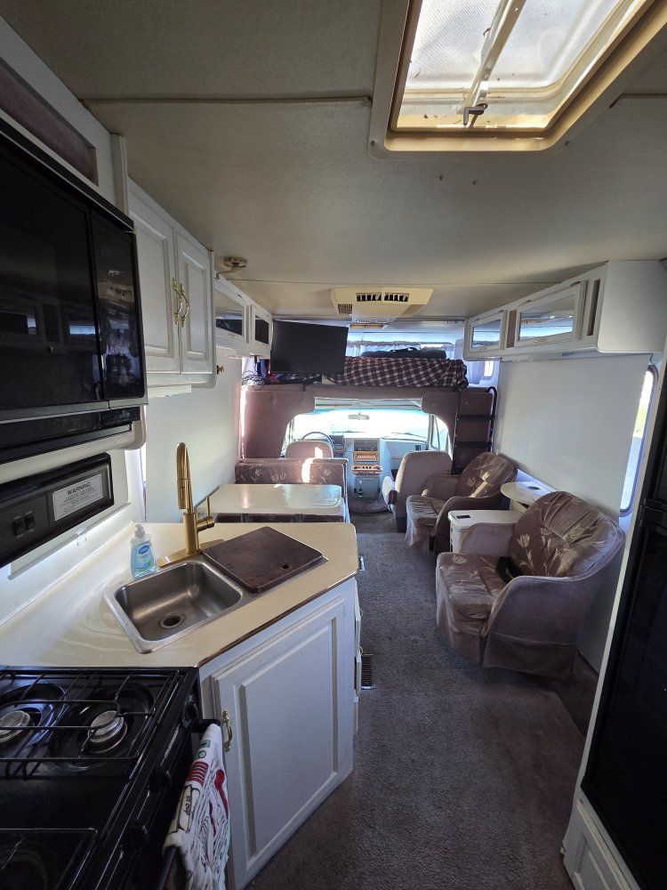 1993 25' Dutchmen Class C - $4k+ in NEW Upgrades! (Tires, Fridge, Tankless Water)