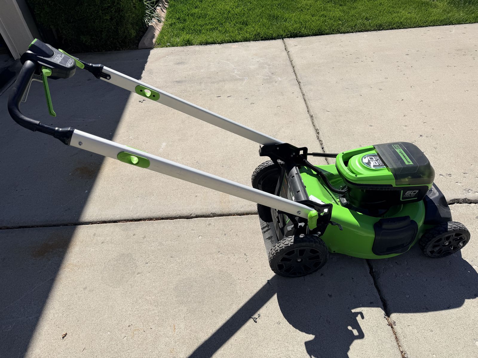 Greenworks 60V Lawnmower and Trimmer (READ DESC)