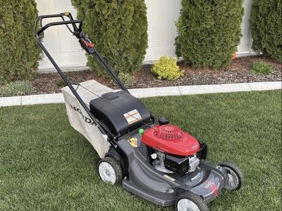 ISO Honda HRX217 Mower