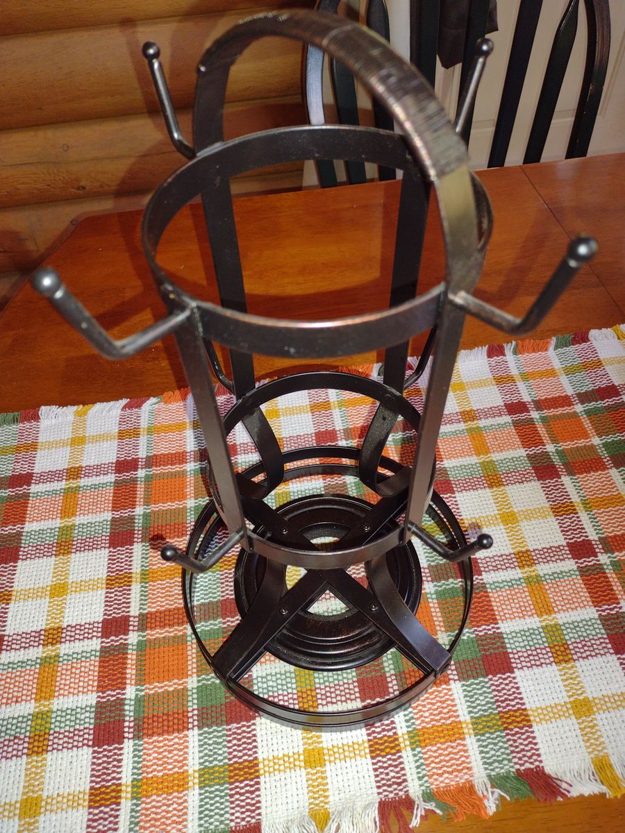 Metal Rotating Mug Tree