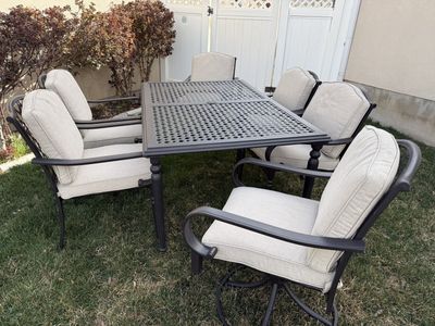 Hampton Bay Outdoor Dining Table Set