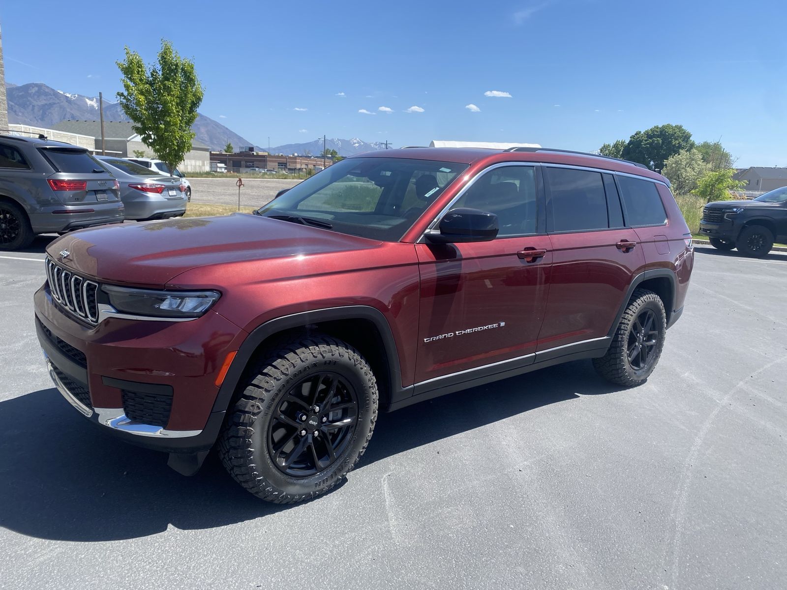2023 Jeep Grand Cherokee L Laredo