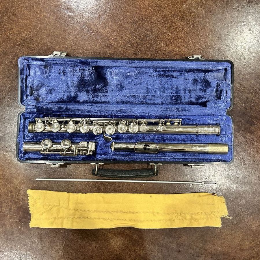Selmer Bundy II Flute – Includes Case