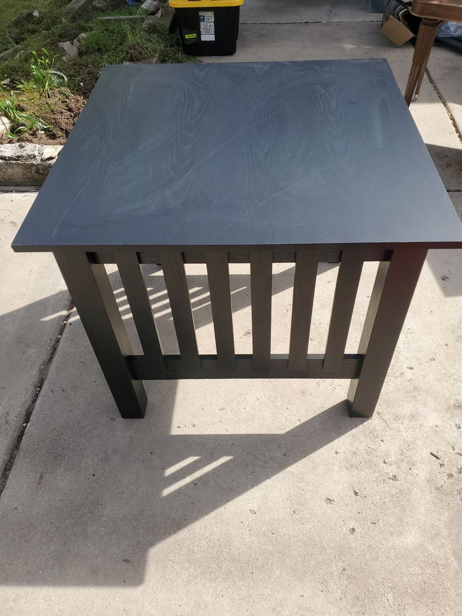 Dinning room table for sale