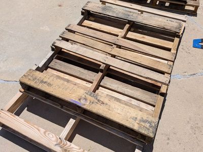 Free Wooden Pallets / Scrap Wood (4 Total)