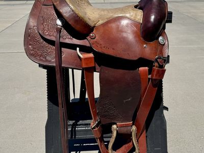 15” Texas Saddlery Western Pleasure Saddle