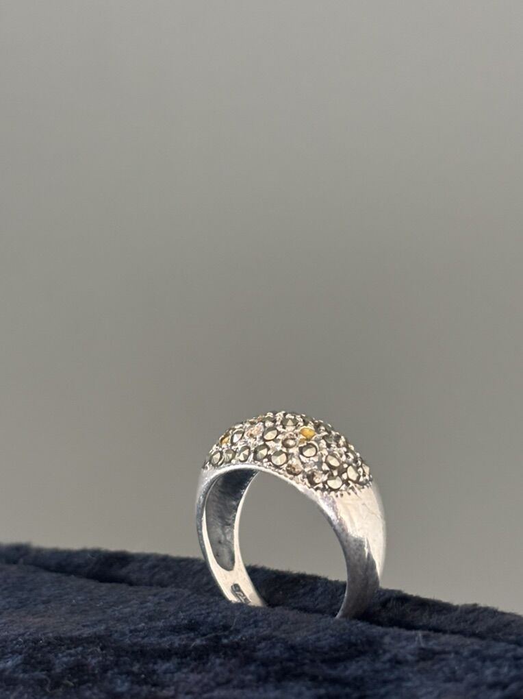 Sterling Silver Ring With Rhinstones