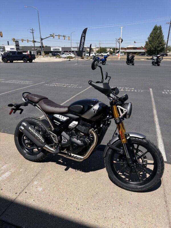2025 Triumph Scrambler 400 X