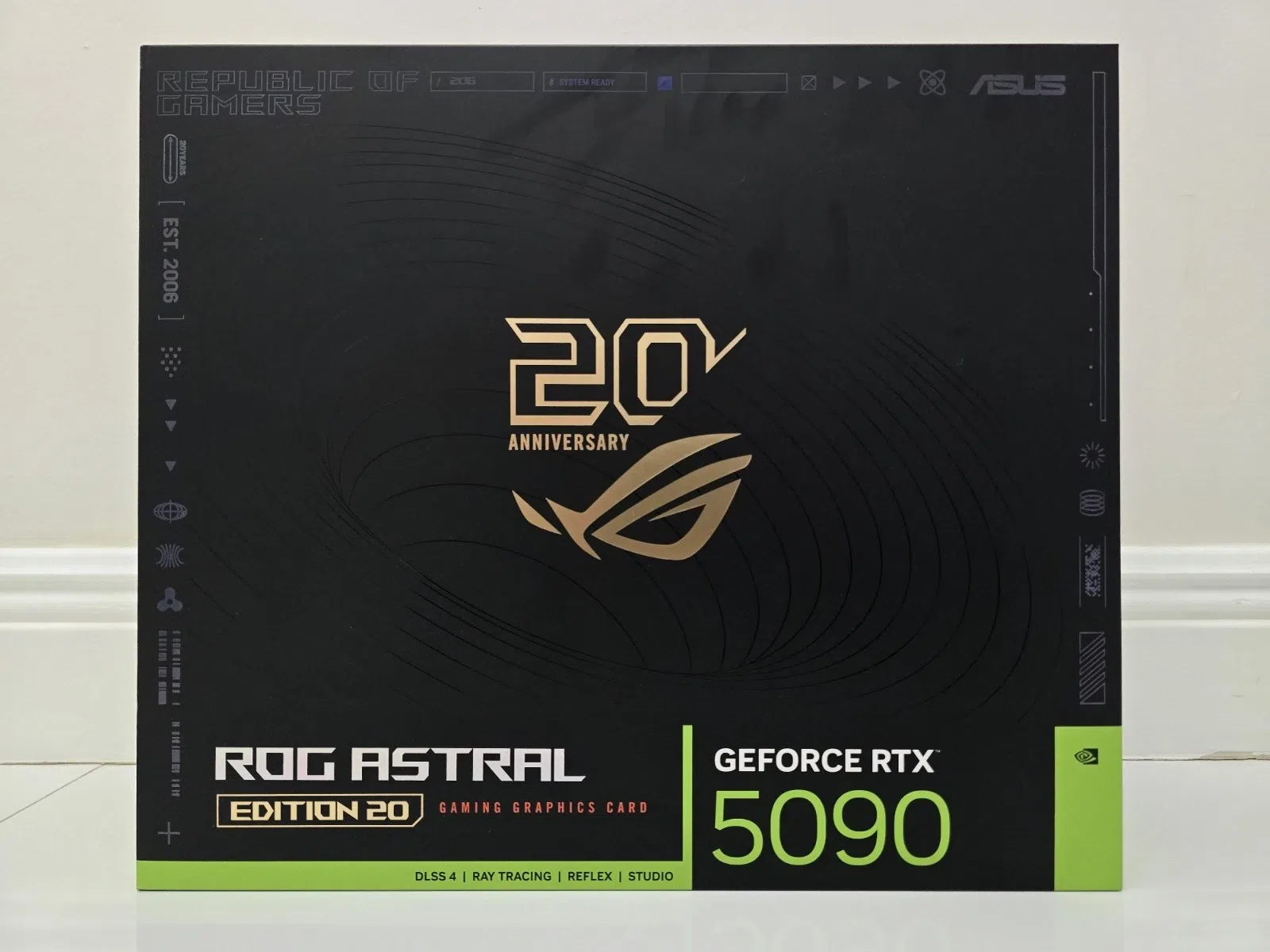 New - ASUS ROG Astral RTX 5090 Edition 20 - 32GB GDDR7 / AMOLED