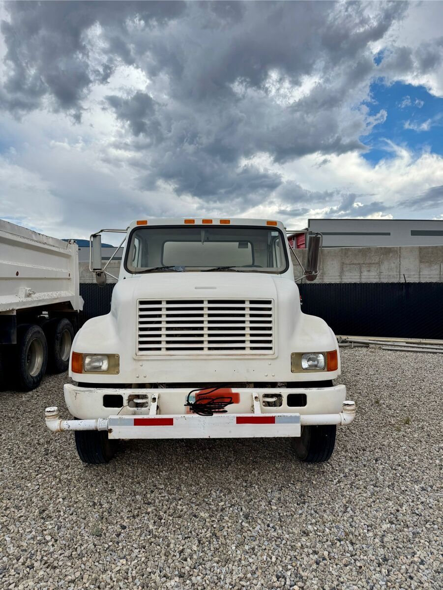 FOR SALE: 2000 International 4700 – WORKHORSE READY TO GO