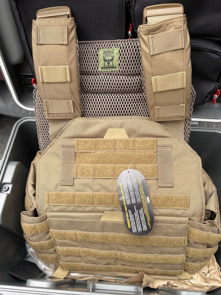 Armored Republic Plate Carrier And Plates-New