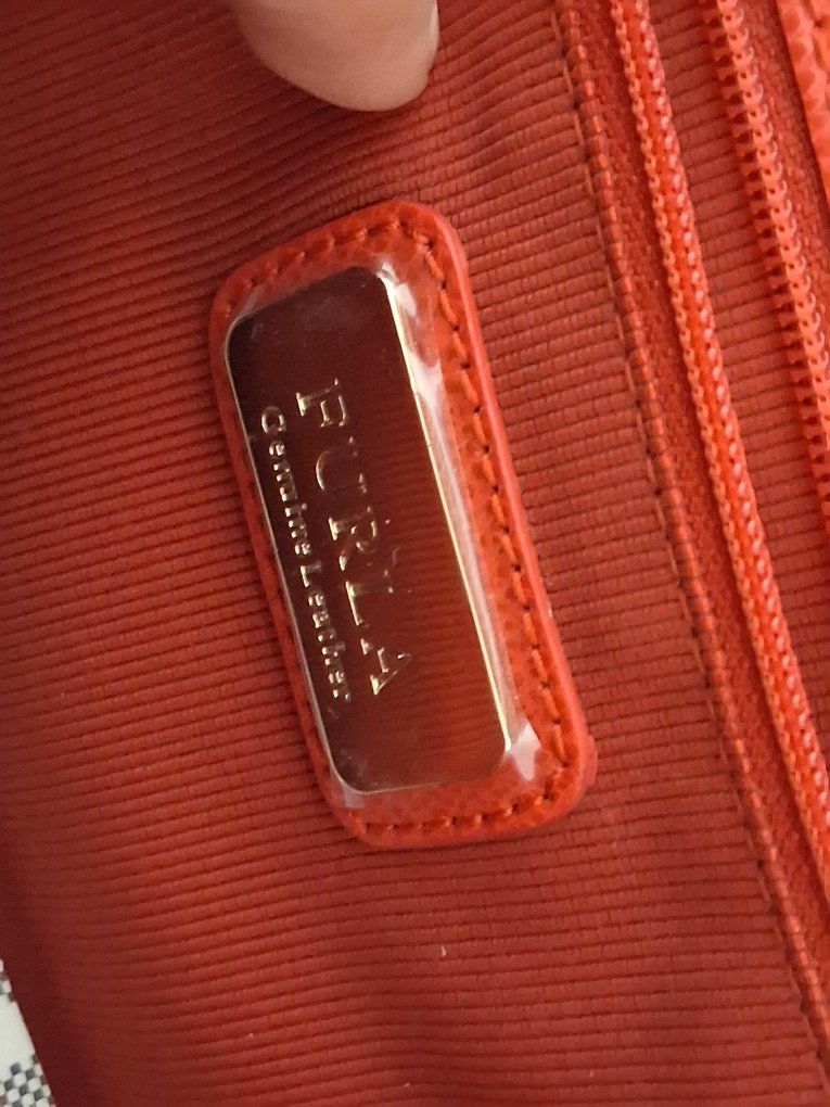 Main image 8