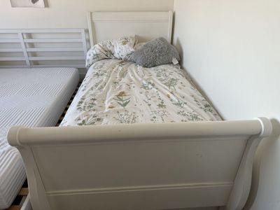 Twin Sleigh Bed with Trundle (Pottery Barn)