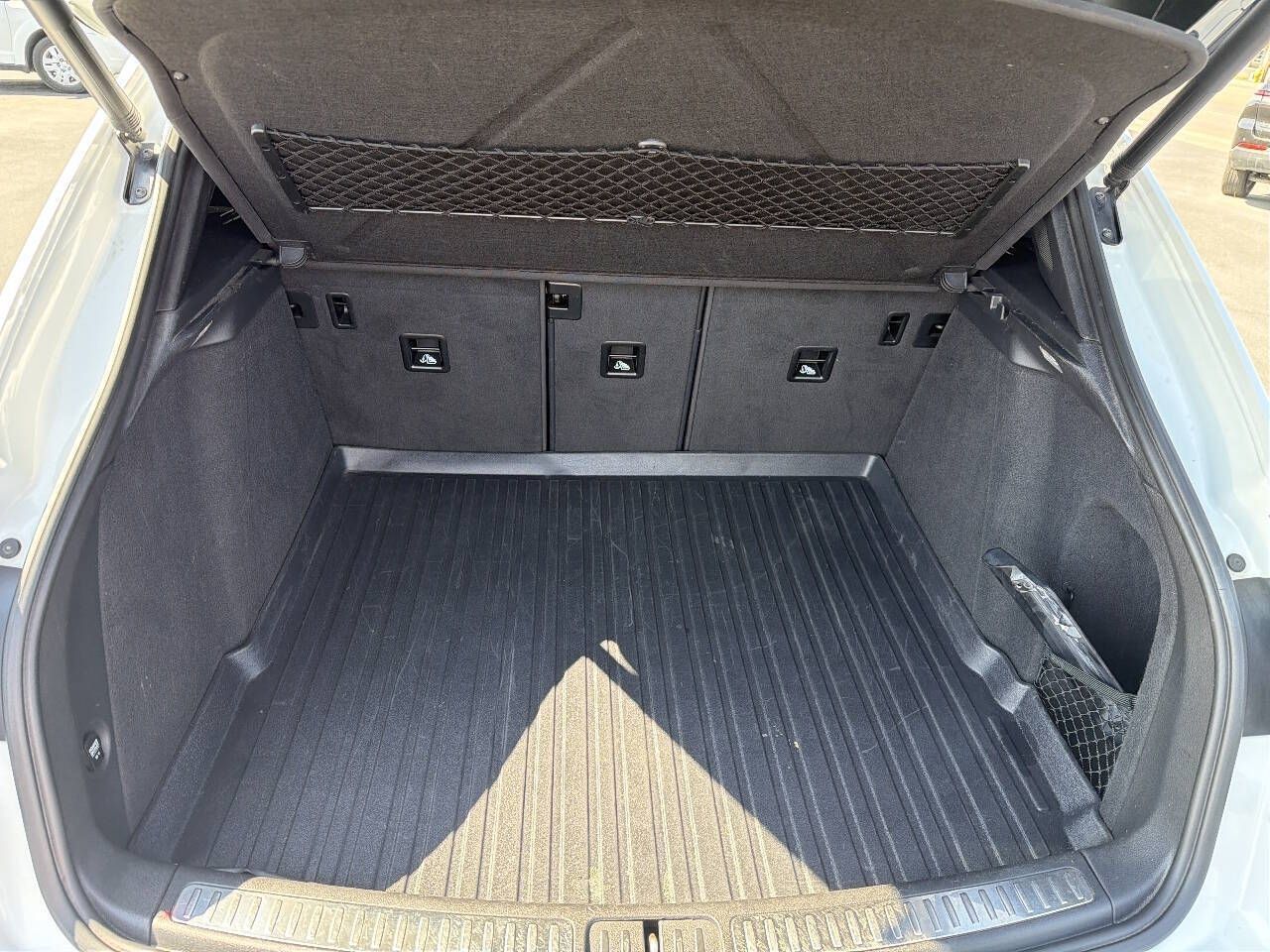 Main image 6