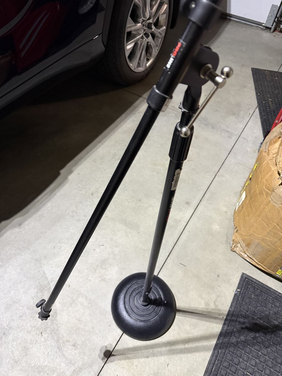 Microphone stand, adjustable