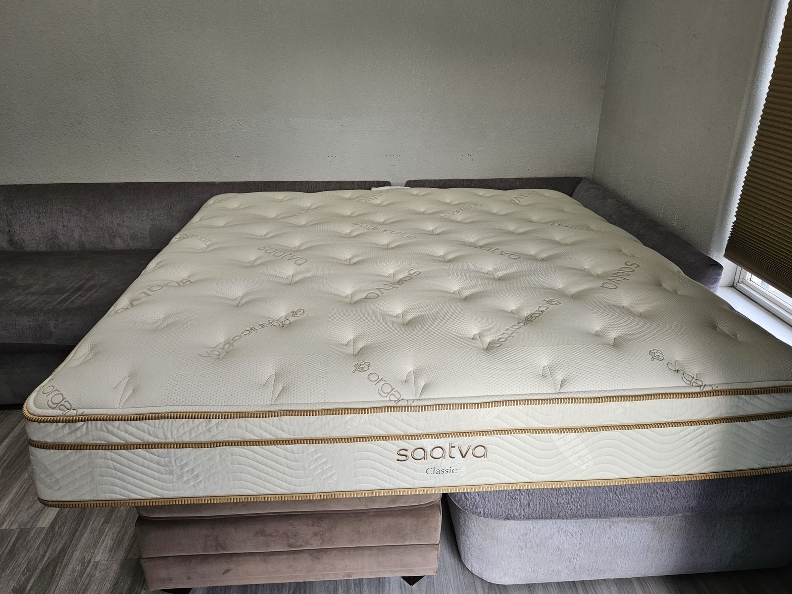Saatva Plush Soft King Mattress 11.5”