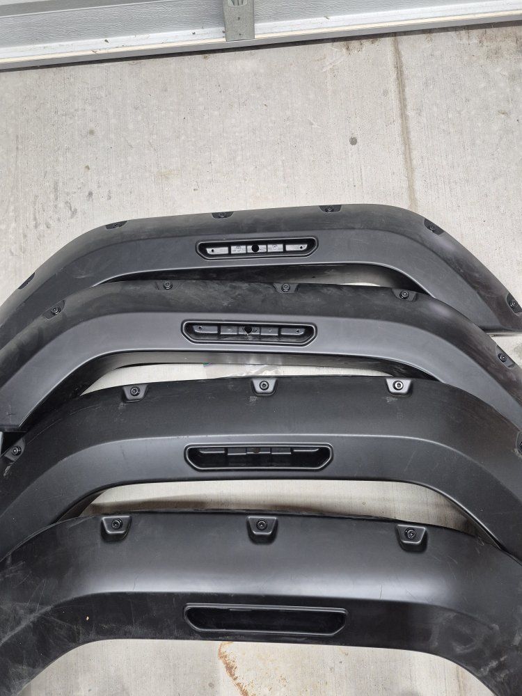 GMC Sierra Rough Country Fender Flares