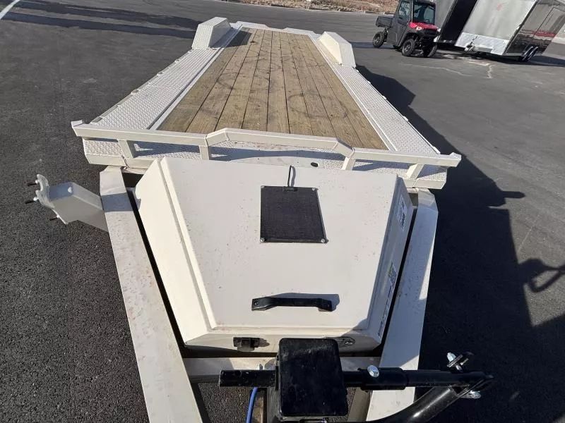 Main image 6