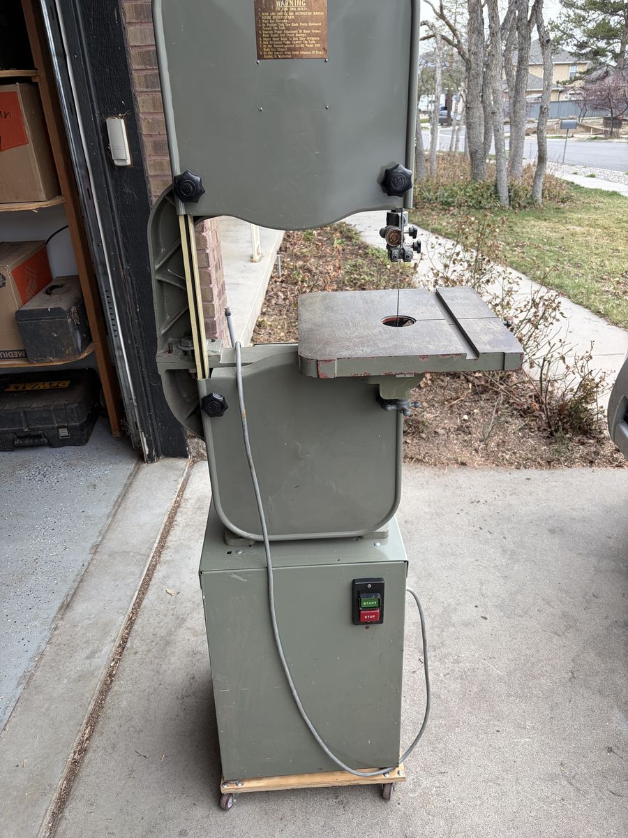 band saw with extra blades