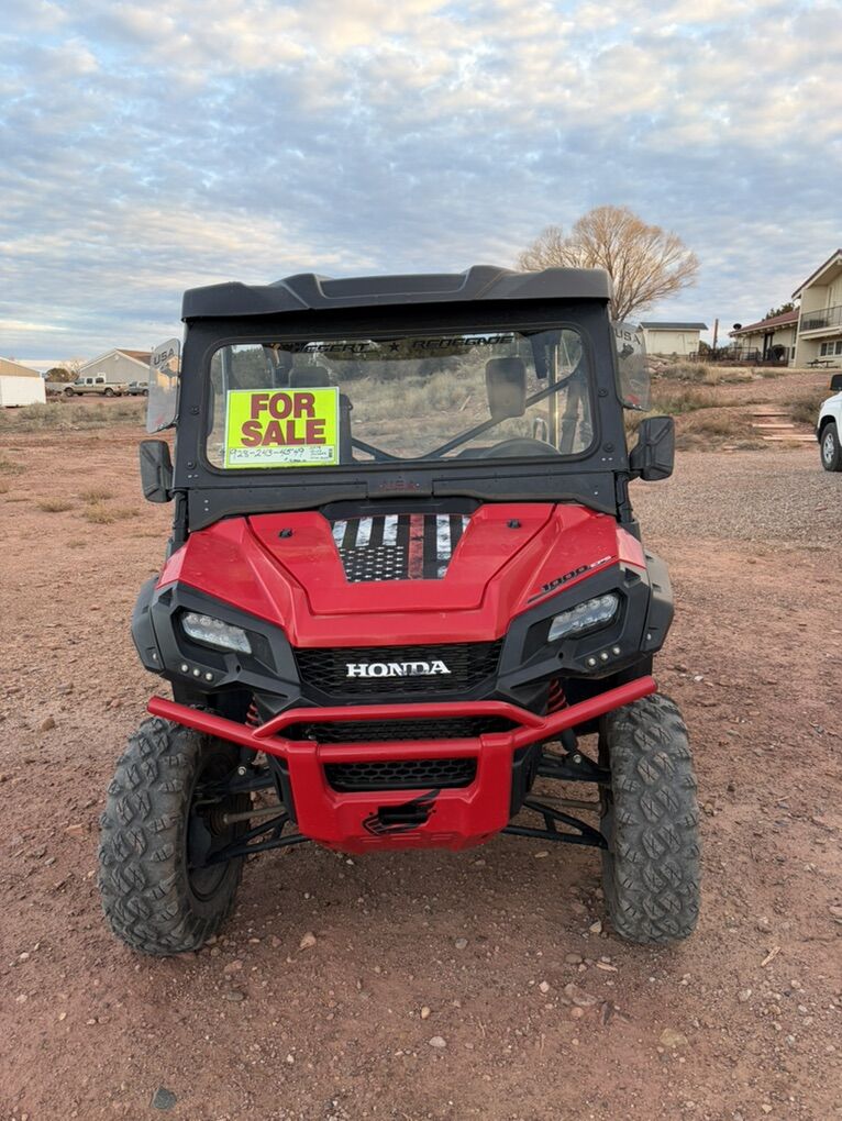 2018 Honda Pioneer 1000 Deluxe