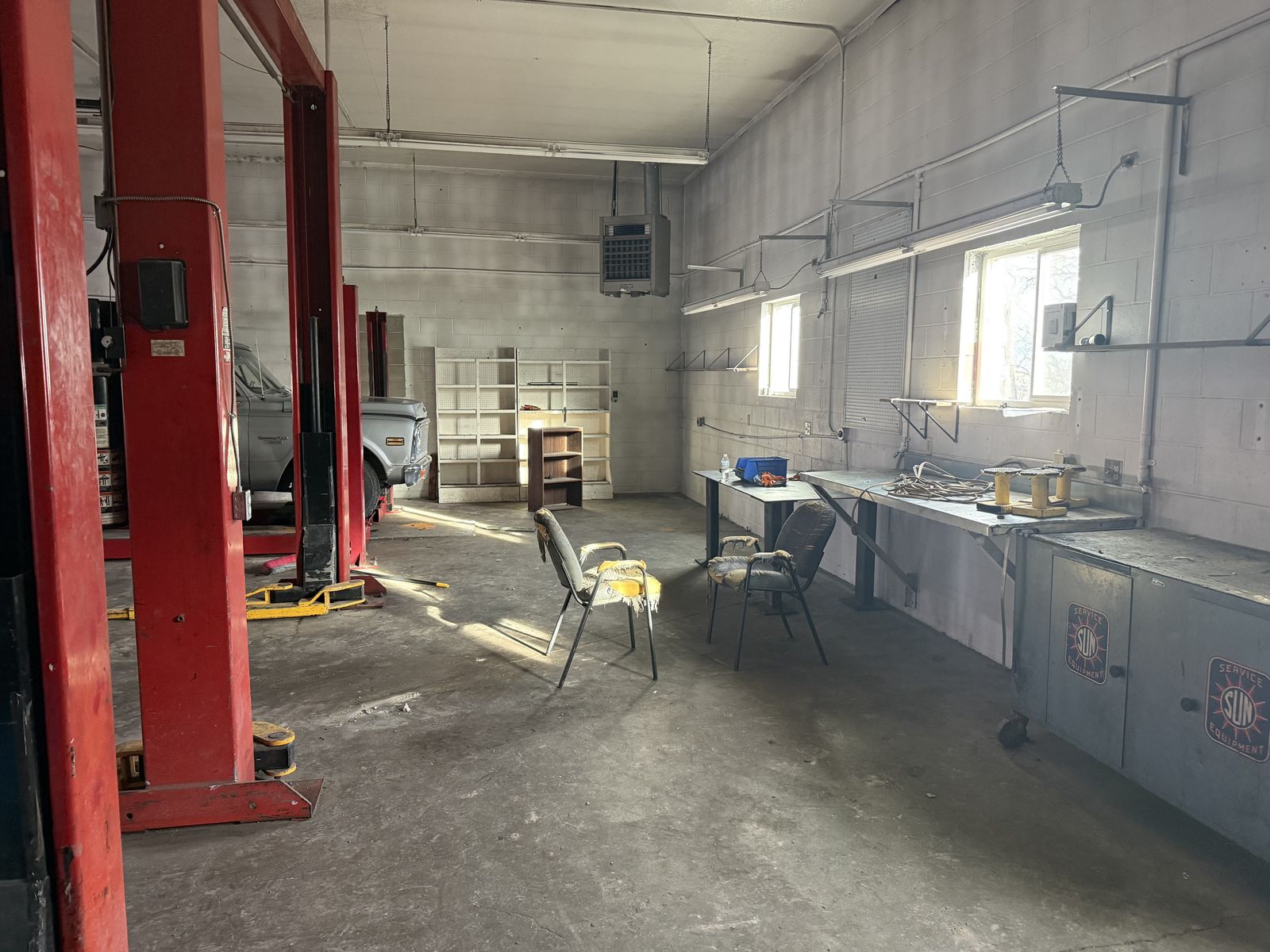 Main image 6