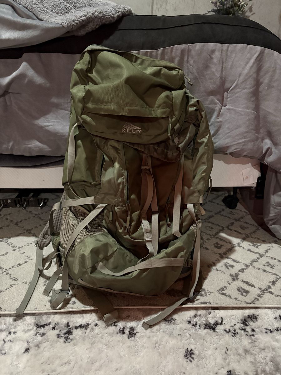 Kelty Coyote Backpack Green Hiking Camping Internal Frame