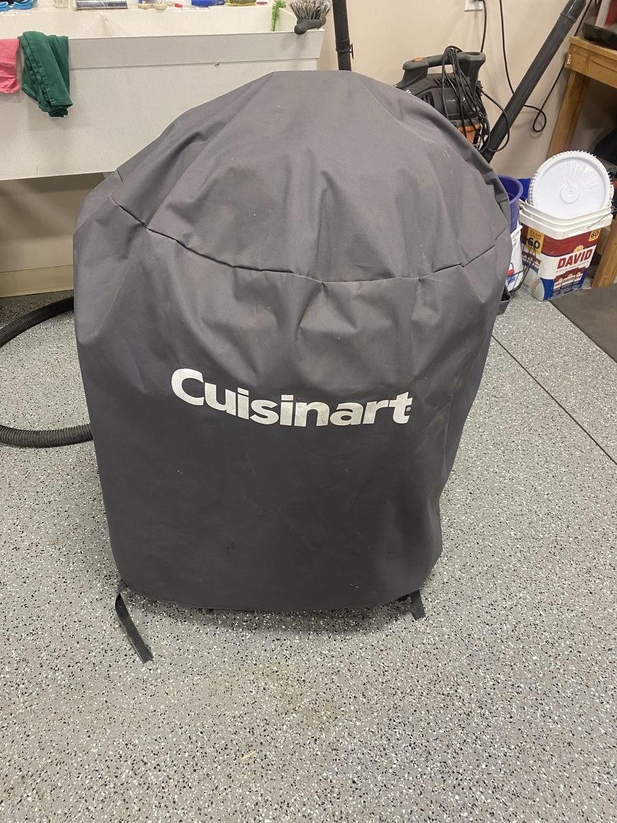 Cuisinart Round Flat Top Propane Grill.