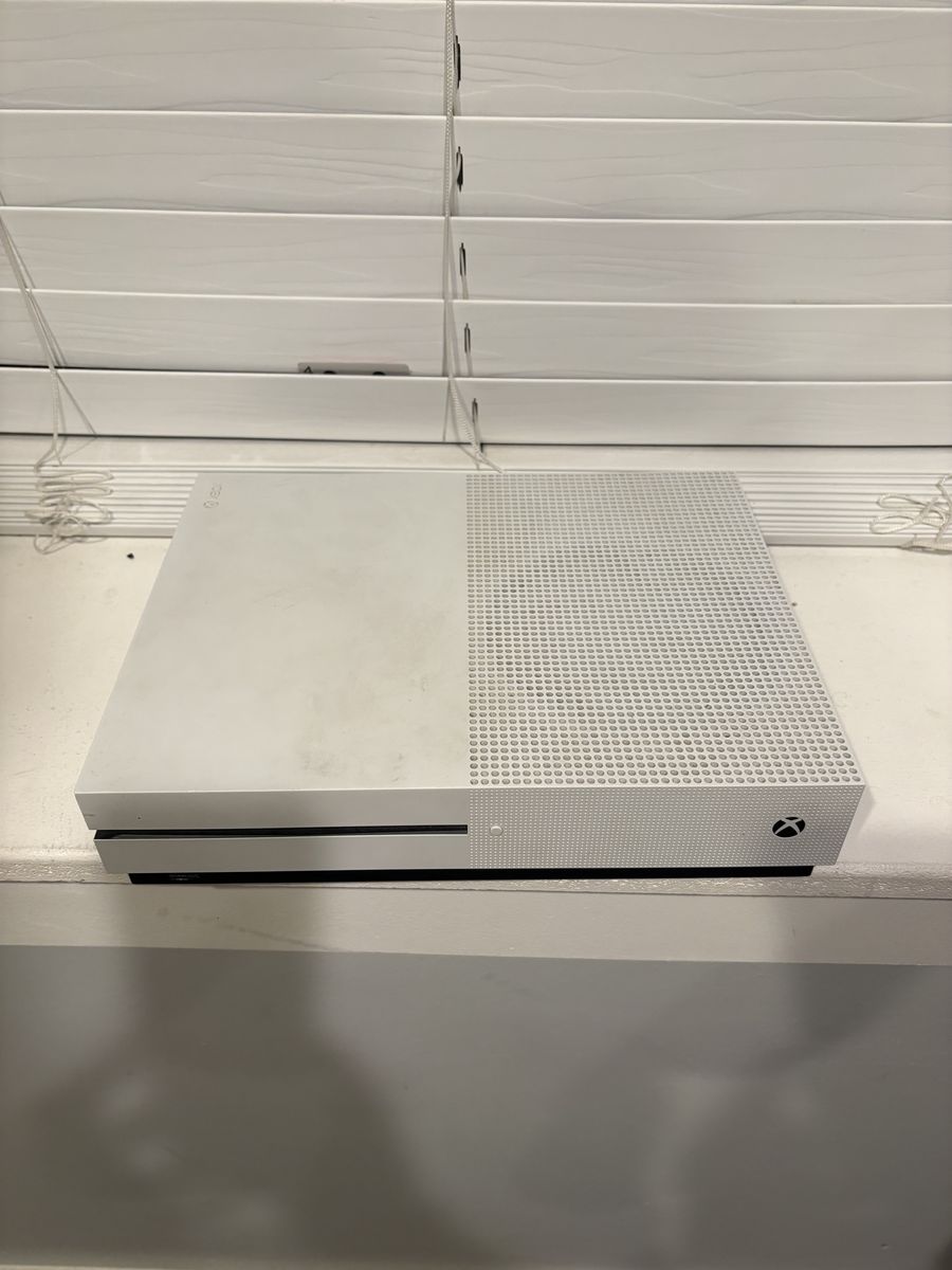 Xbox One S