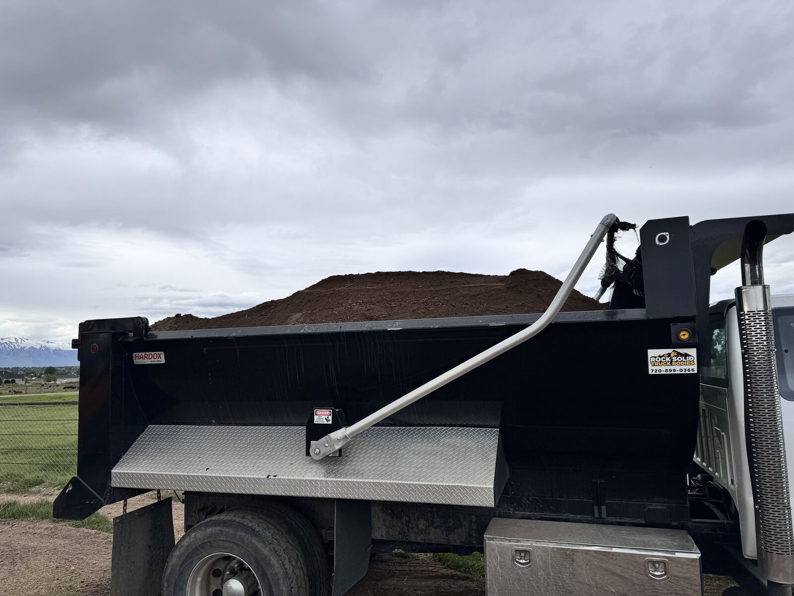 Top soil fill dirt gravel