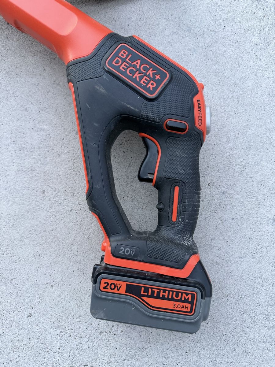 Black and Decker Cordless Trimmer/Edger 20V