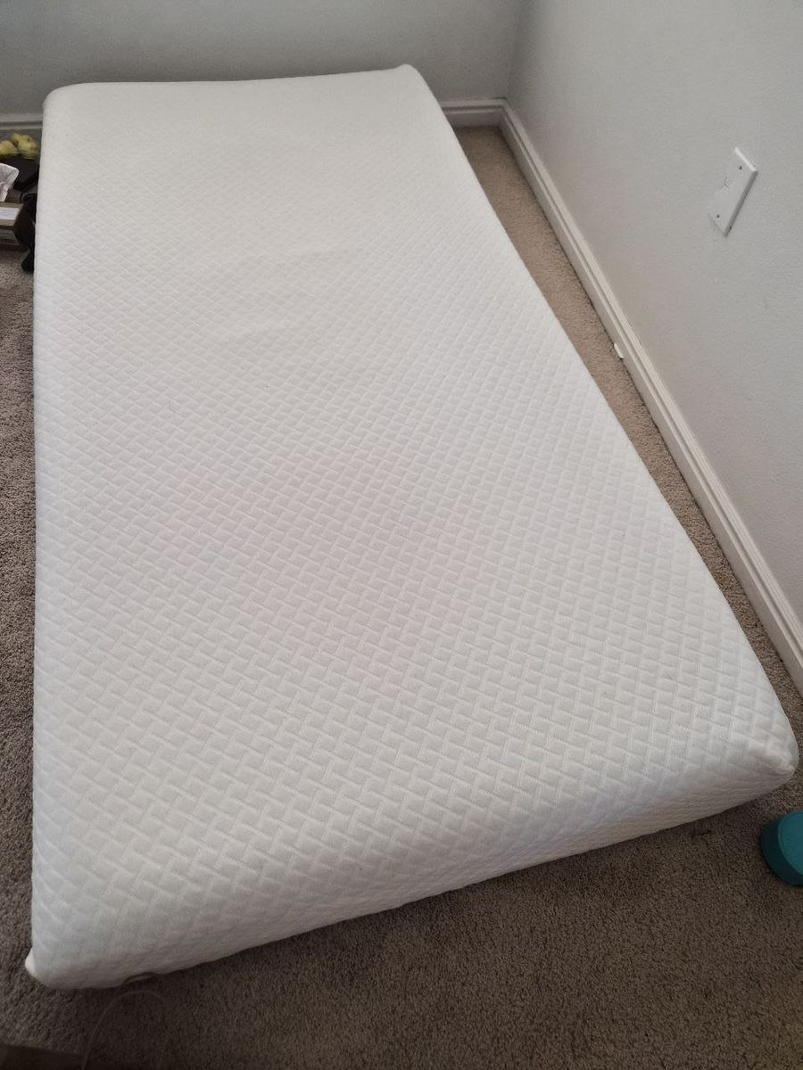 Twin Size Memory Foam Mattress