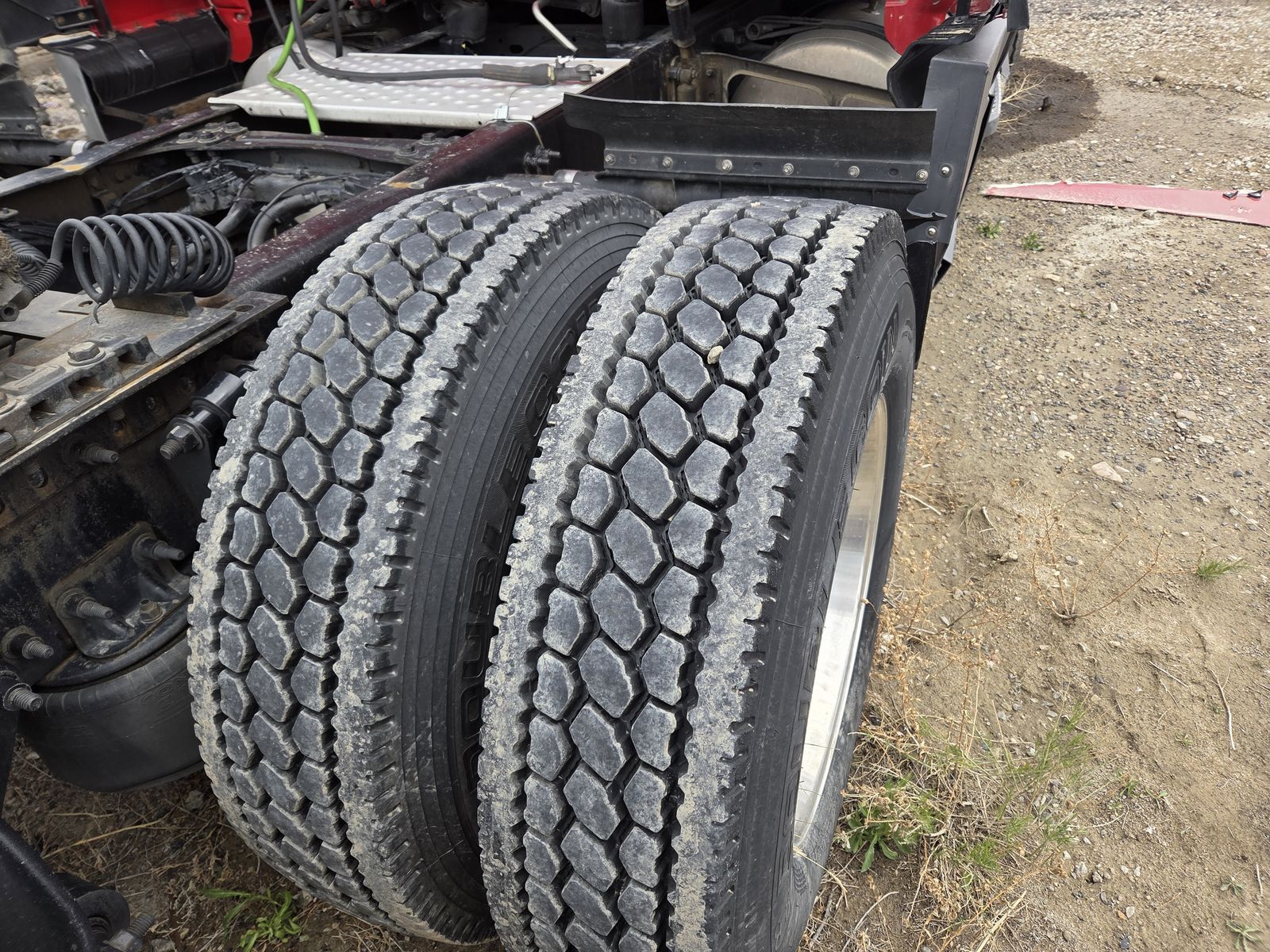 TIRES AND WHEELS 295/75R22.5 ALMOUST NEW