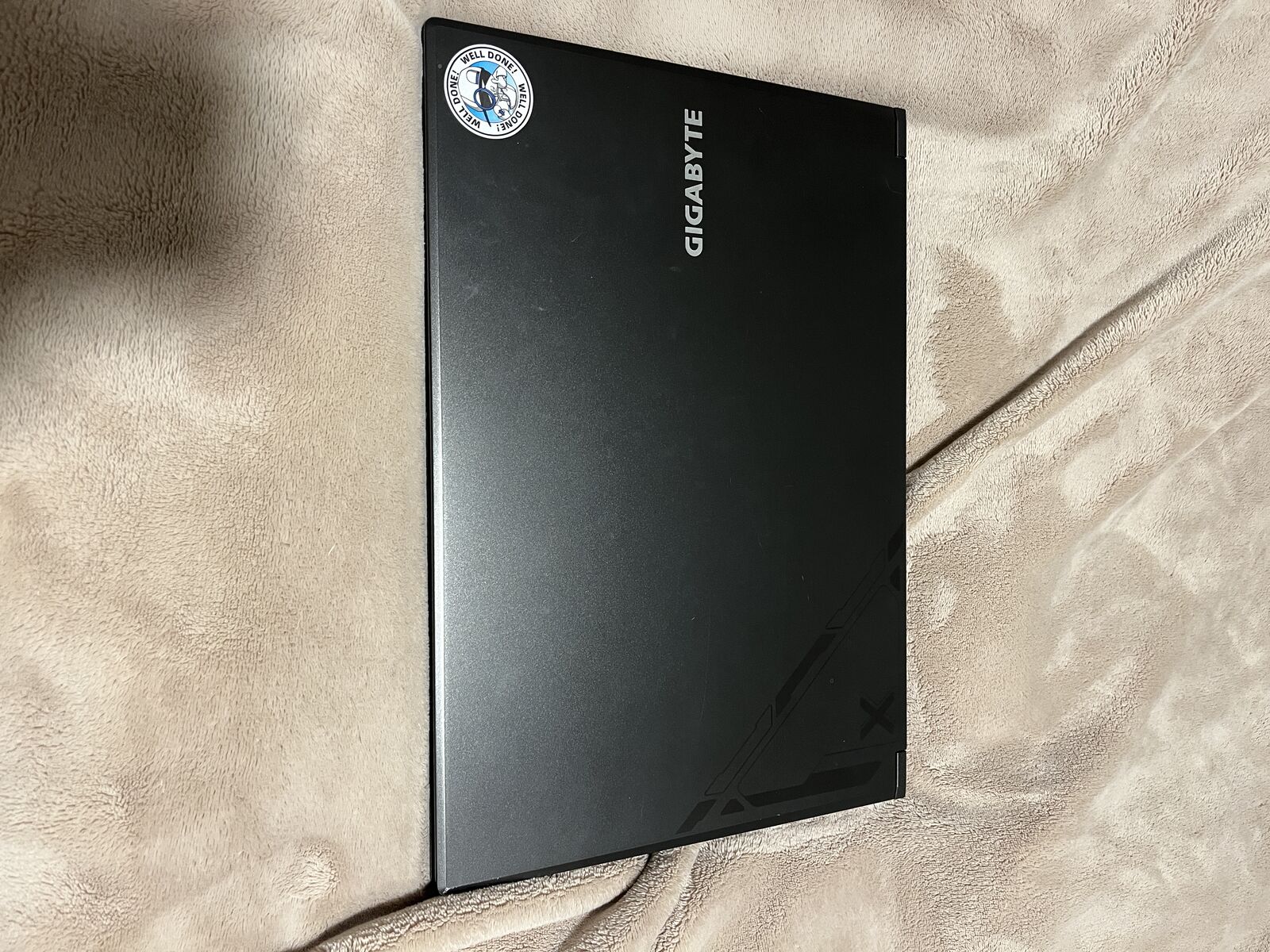 Gigabyte 4060 Laptop with DEAD MOTHERBOARD