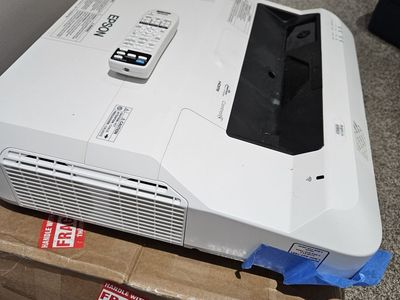 Epson Brightlink 696Ui - discoloration issue