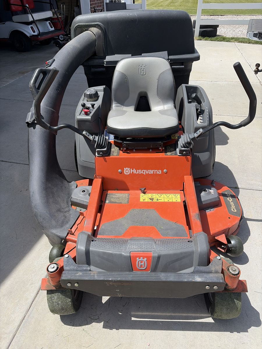Zero turn Husqvarna mower