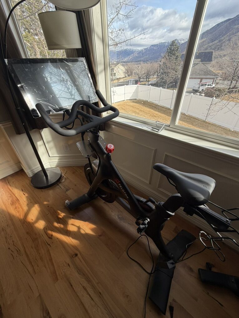 Peloton Bike -Brand New- For Sale