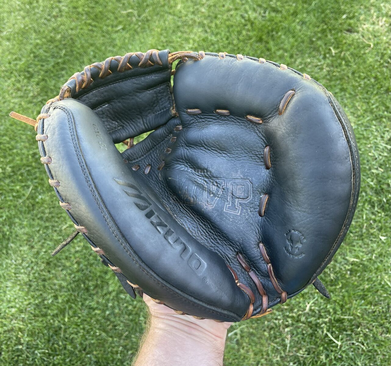 Mizuno 33-34 in. Baseball Catcher’s Glove